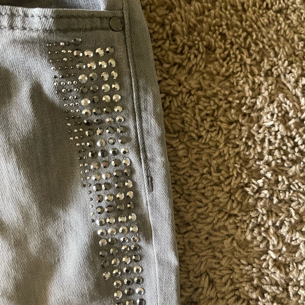 Women’s JLO Gray Jeans - Picture 4 of 5